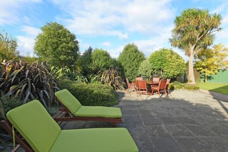 Photo of property in 42a Kowhai Avenue, Ebdentown, Upper Hutt, 5018