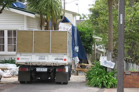 Photo of property in 2/107 Huia Road, Point Chevalier, Auckland, 1022