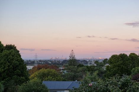 Photo of property in 5 Hartley Terrace, Massey, Auckland, 0614