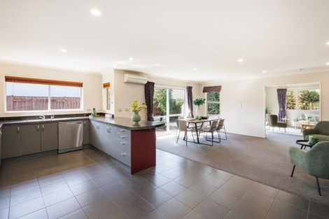 Photo of property in 51 Tennyson Avenue, Kelvin Grove, Palmerston North, 4414