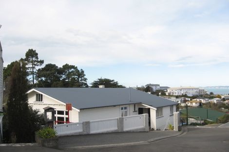 Photo of property in 27 Cobden Road, Bluff Hill, Napier, 4110