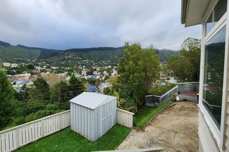 Photo of property in 33 Tawa Terrace, Tawa, Wellington, 5028