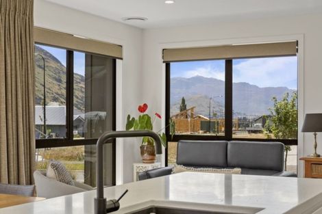 Photo of property in 39 Shepherd Road, Jacks Point, Queenstown, 9371