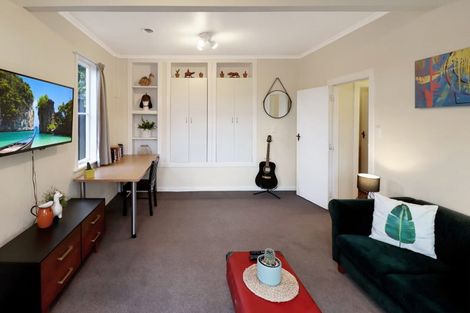 Photo of property in 7 Innes Way, Newlands, Wellington, 6037