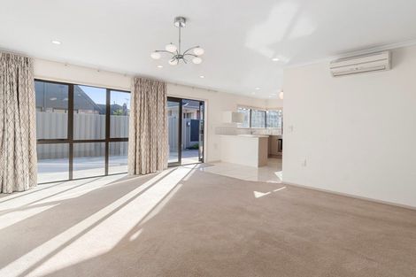 Photo of property in 405c Devonport Road, Tauranga South, Tauranga, 3112