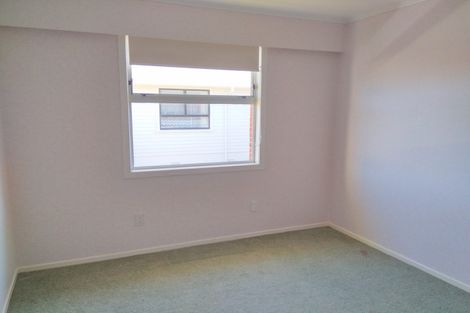 Photo of property in 9 Riversdale Drive, Merrilands, New Plymouth, 4312