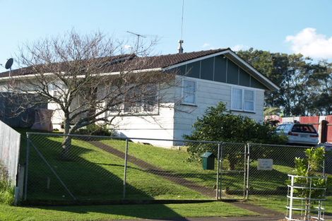 Photo of property in 23 Chadwick Crescent, Mangere East, Auckland, 2024
