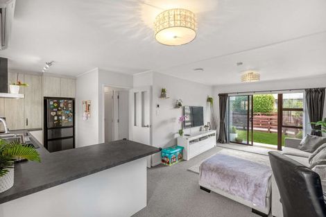 Photo of property in 2/99 Seddon Street, Pukekohe, 2120