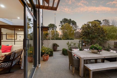 Photo of property in 2/2a Dorset Street, Christchurch Central, Christchurch, 8013