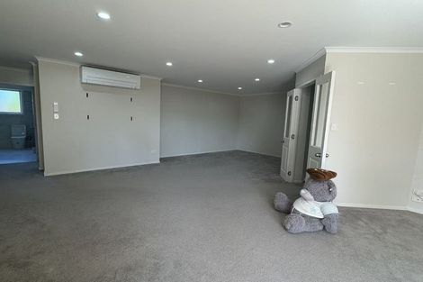 Photo of property in 14 Mountain Beech Rise, Albany, Auckland, 0632