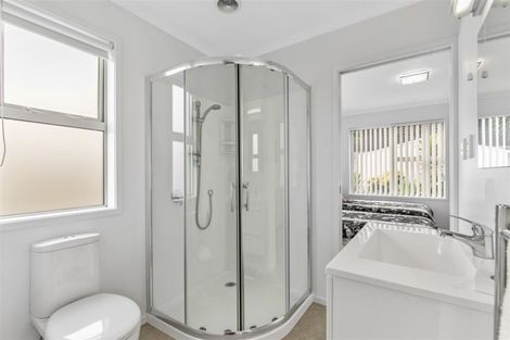 Photo of property in 63 Hawaiian Parade, Arkles Bay, Whangaparaoa, 0932