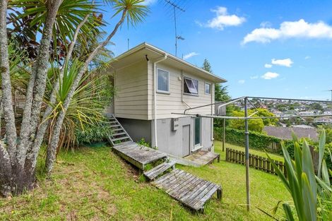 Photo of property in 17 Theban Place, Totara Vale, Auckland, 0629