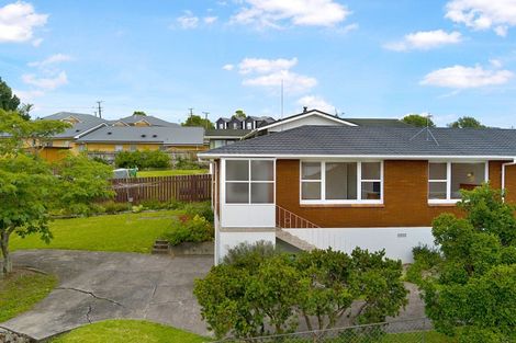 Photo of property in 2/7 Windermere Crescent, Blockhouse Bay, Auckland, 0600