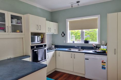 Photo of property in 39 Beauchamp Street, Tawa, Wellington, 5028