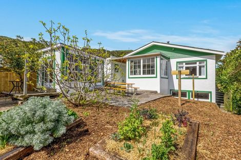 Photo of property in 31 Ocean Road, Paekakariki, 5034