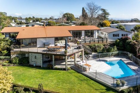 Photo of property in 13 Selwyn Road, Havelock North, 4130