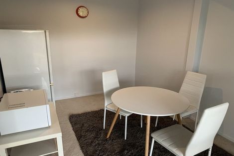 Photo of property in 61 Sunset Road, Totara Vale, Auckland, 0632