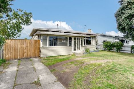 Photo of property in 35 Taradale Road, Marewa, Napier, 4110