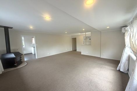 Photo of property in 39 Onedin Place, Titirangi, Auckland, 0604