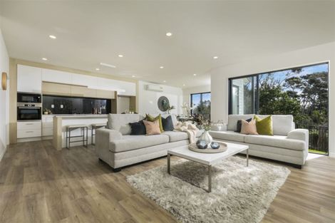 Photo of property in 14 Sauterne Road, Kumeu, 0810