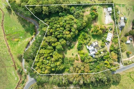 Photo of property in 305 Whananaki Road North, Opuawhanga, Hikurangi, 0181