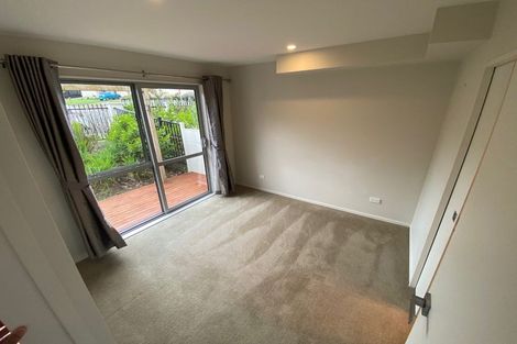 Photo of property in 29/11 Ray Small Drive, Papakura, 2110