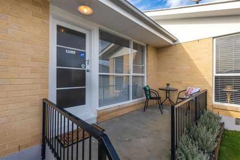 Photo of property in 2/12 North Avon Road, Richmond, Christchurch, 8013