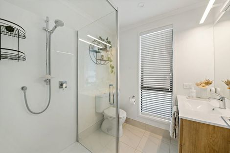 Photo of property in 8 Patariki Way, Beach Haven, Auckland, 0626