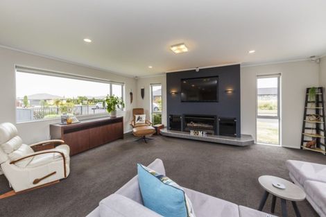 Photo of property in 23 Pegasus Place, Kelvin Grove, Palmerston North, 4414