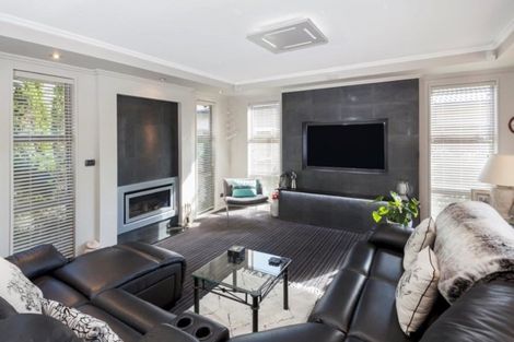 Photo of property in 15 Nightingale Place, Papanui, Christchurch, 8053