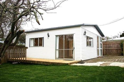 Photo of property in 18 Webb Place, Forrest Hill, Auckland, 0620