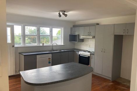 Photo of property in 5 Christina Avenue, Te Atatu South, Auckland, 0602