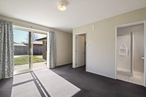 Photo of property in 144d High Street, Oxford, 7430