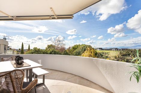 Photo of property in 33 Ruapehu Drive, Fitzherbert, Palmerston North, 4410