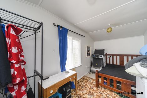 Photo of property in 6 Pukatea Place, Milson, Palmerston North, 4414