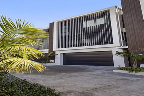 Photo of property in 2/11a Baring Terrace, Strandon, New Plymouth, 4312