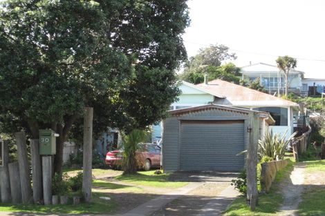 Photo of property in 30 Karaka Street, Castlecliff, Whanganui, 4501