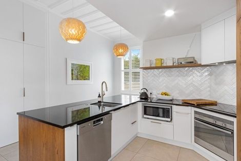 Photo of property in 11 Colenso Avenue, Hospital Hill, Napier, 4110