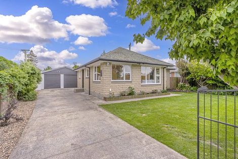 Photo of property in 53 Prestons Road, Redwood, Christchurch, 8051