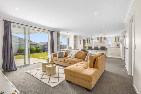 Photo of property in 16 Schooner Drive, Whitby, Porirua, 5024