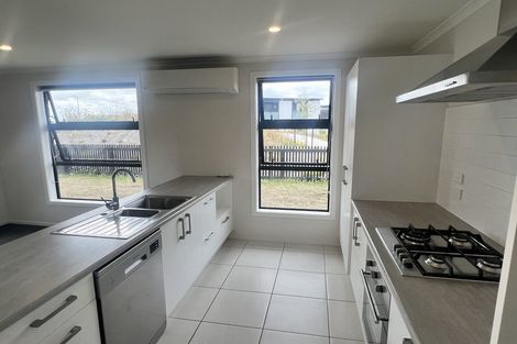 Photo of property in 37 Pragma Rise, Huntington, Hamilton, 3210