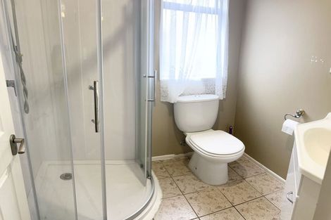 Photo of property in 18 Maidstone Place, Oteha, Auckland, 0632