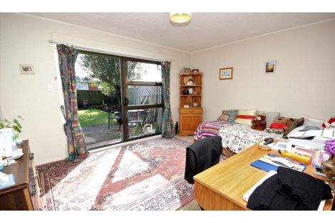 Photo of property in 2/83 Roberta Drive, Somerfield, Christchurch, 8024
