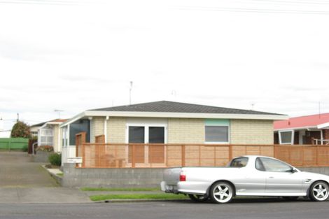 Photo of property in 1/10 Karamu Street, Strandon, New Plymouth, 4312