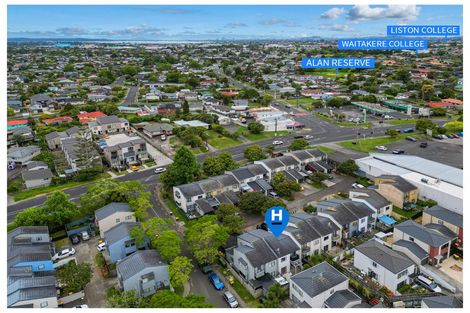 Photo of property in 35 Rakich Place, Henderson, Auckland, 0612