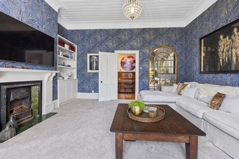 Photo of property in 329 Mangorei Road, Merrilands, New Plymouth, 4312