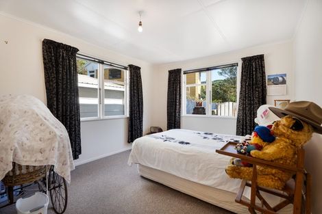 Photo of property in 34 Takapuwahia Drive, Takapuwahia, Porirua, 5022