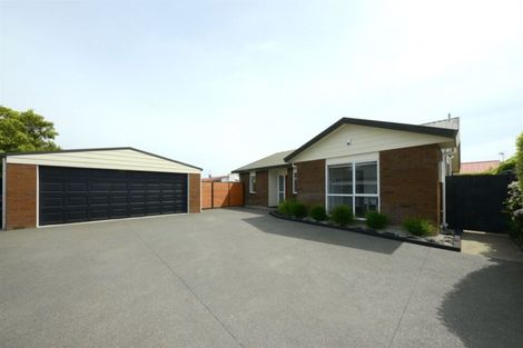 Photo of property in 30 Beauford Place, Parklands, Christchurch, 8083