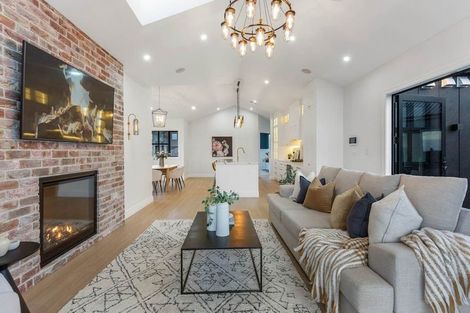 Photo of property in 9 Fisk Road, Pukekohe, 2120