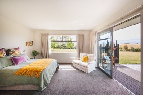 Photo of property in 20 Loveston Lane, Kelvin Grove, Palmerston North, 4470